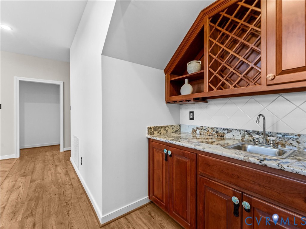 20149 Oak River Ct