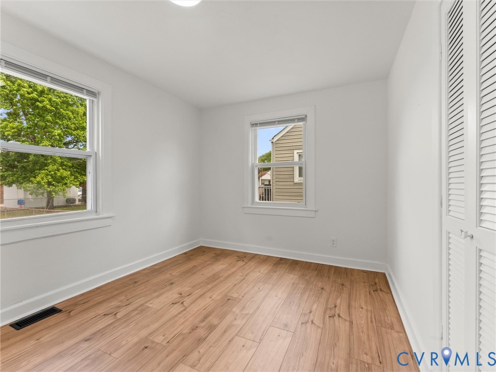 544 Roslyn Ave