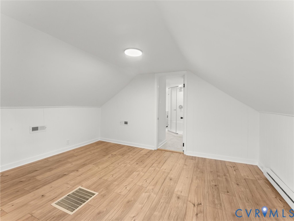 544 Roslyn Ave