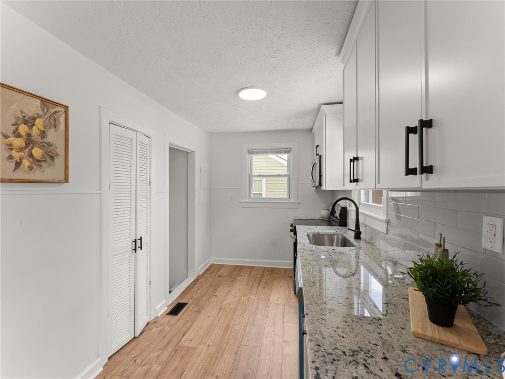 544 Roslyn Ave