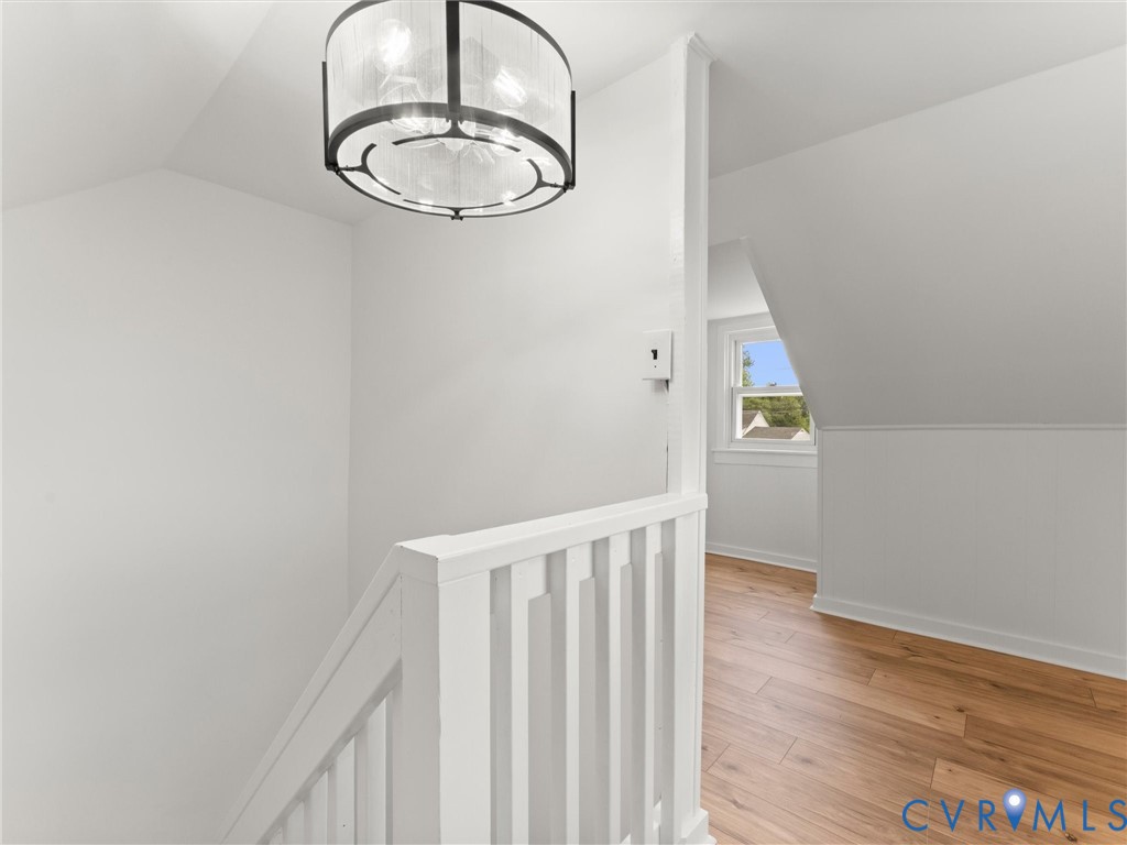 544 Roslyn Ave