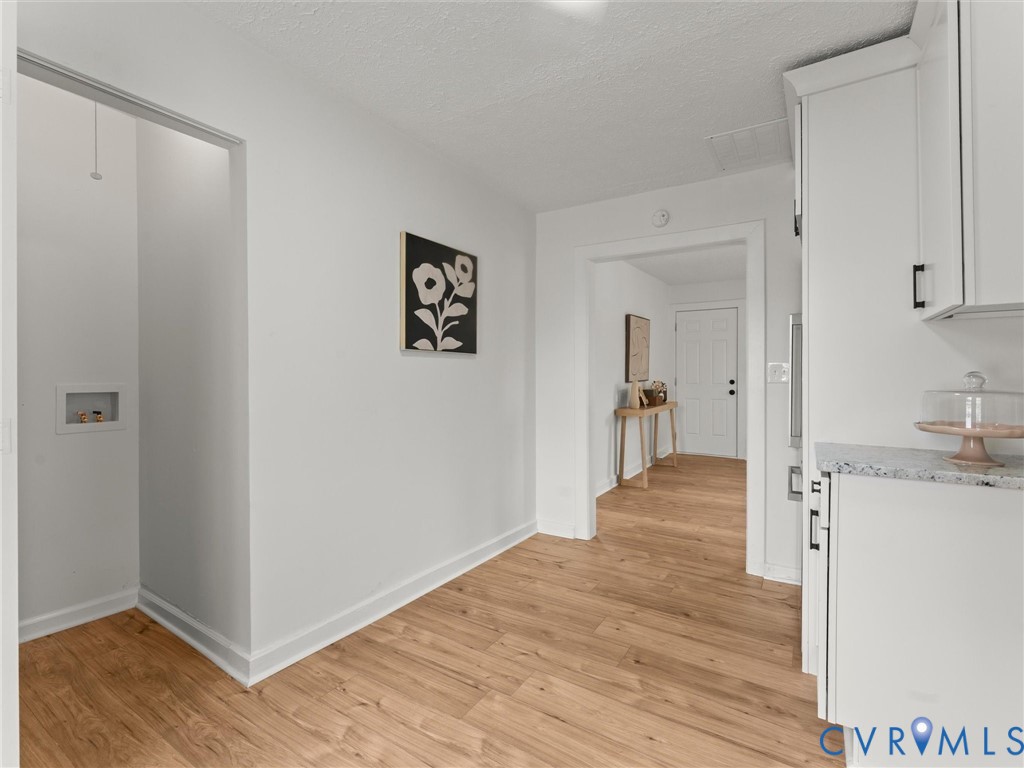 544 Roslyn Ave