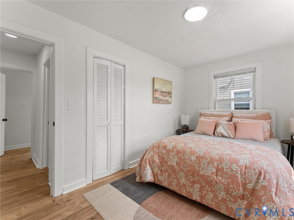 544 Roslyn Ave