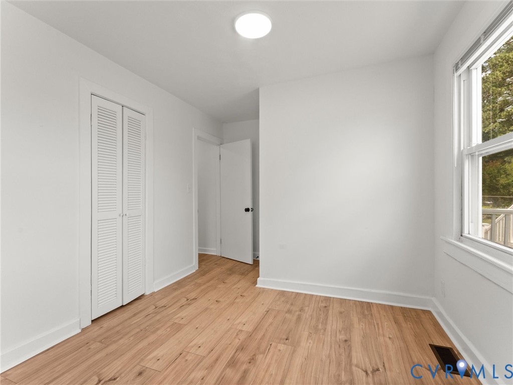 544 Roslyn Ave