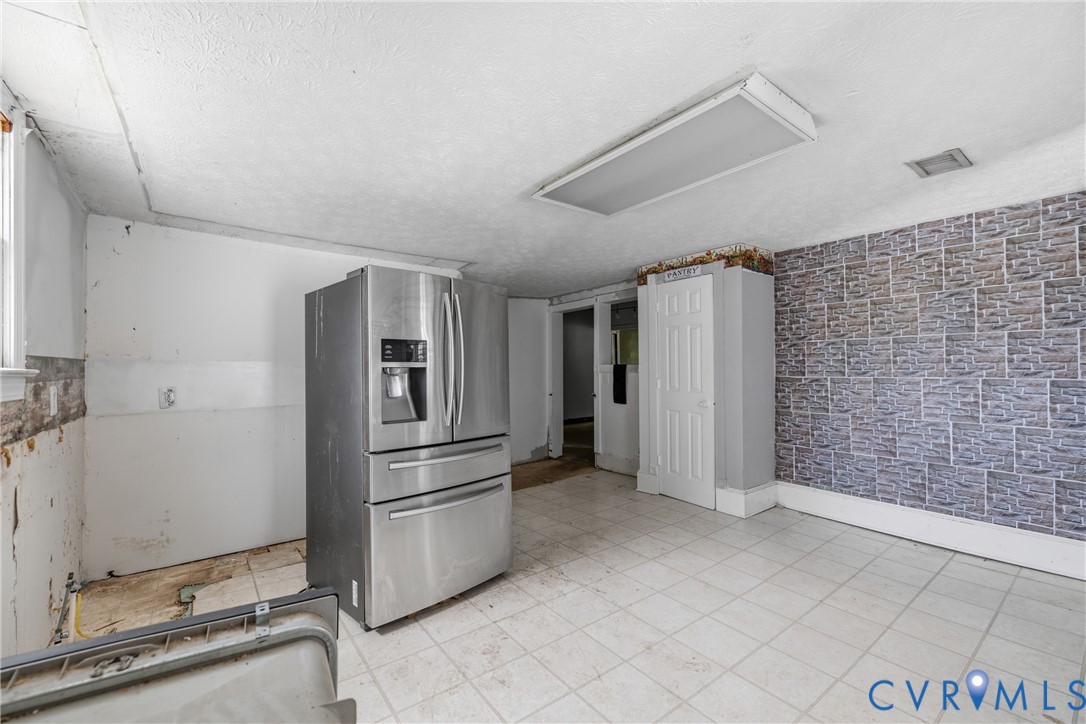 5317 Hickory Rd