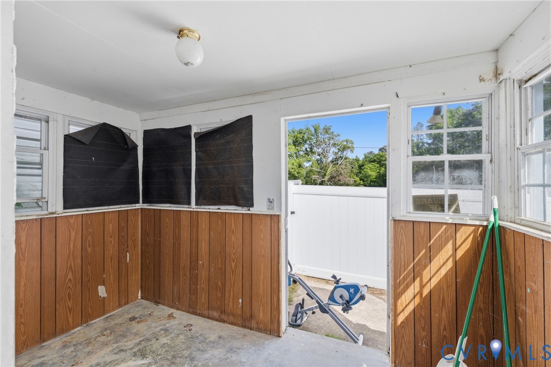 5317 Hickory Rd