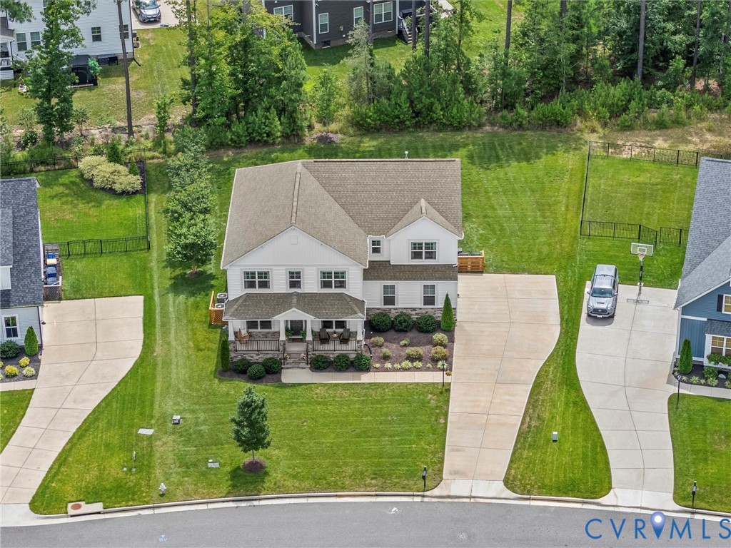 16819 Chalet Ct