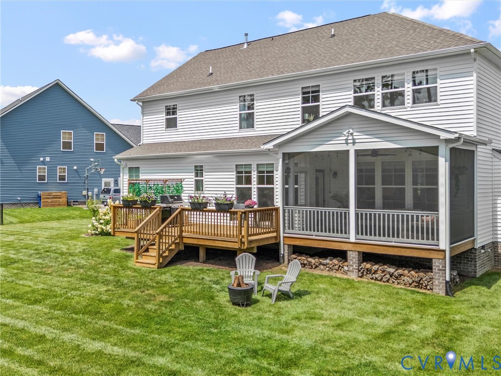 16819 Chalet Ct