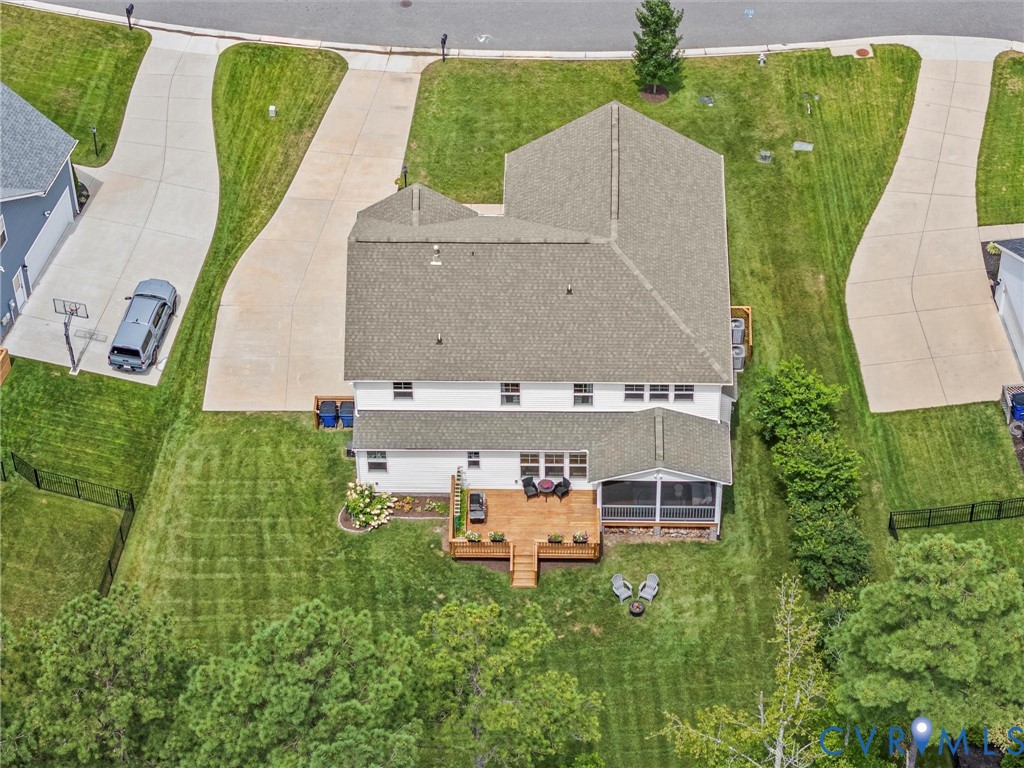 16819 Chalet Ct