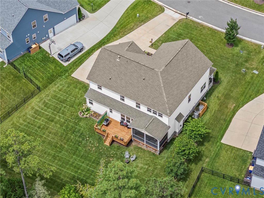 16819 Chalet Ct
