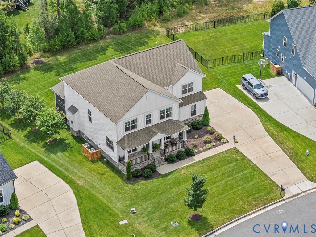 16819 Chalet Ct