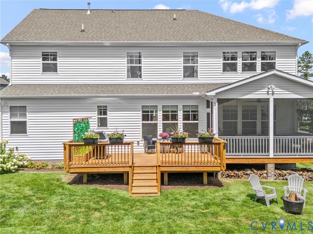 16819 Chalet Ct