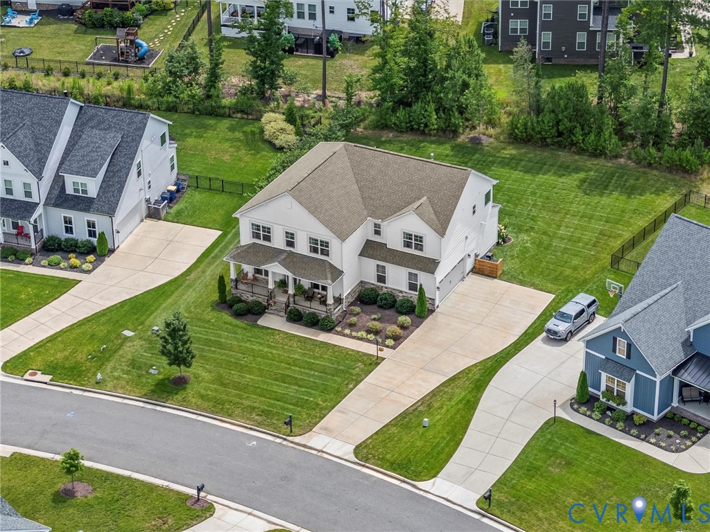 16819 Chalet Ct