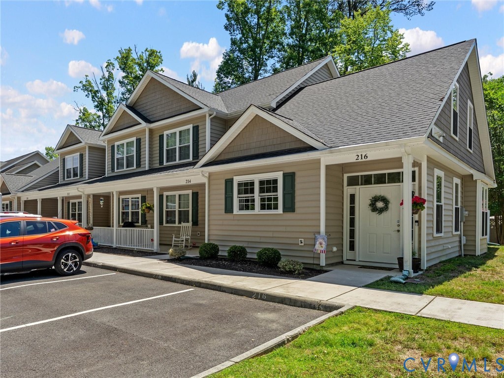 216 Patriots Village Ct