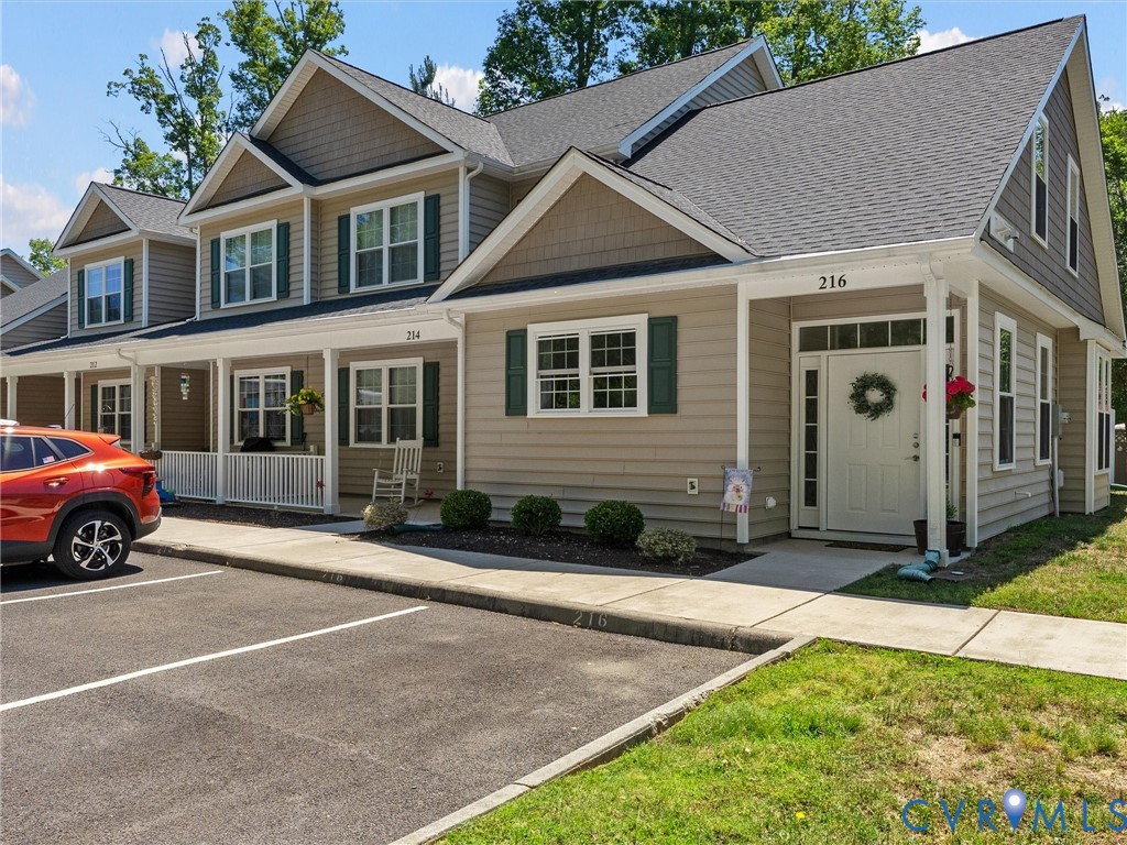 216 Patriots Village Ct