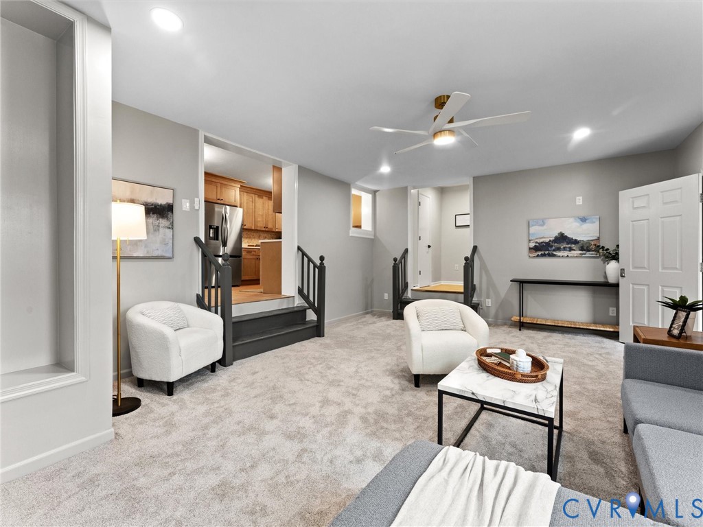 3109 Holly Ave