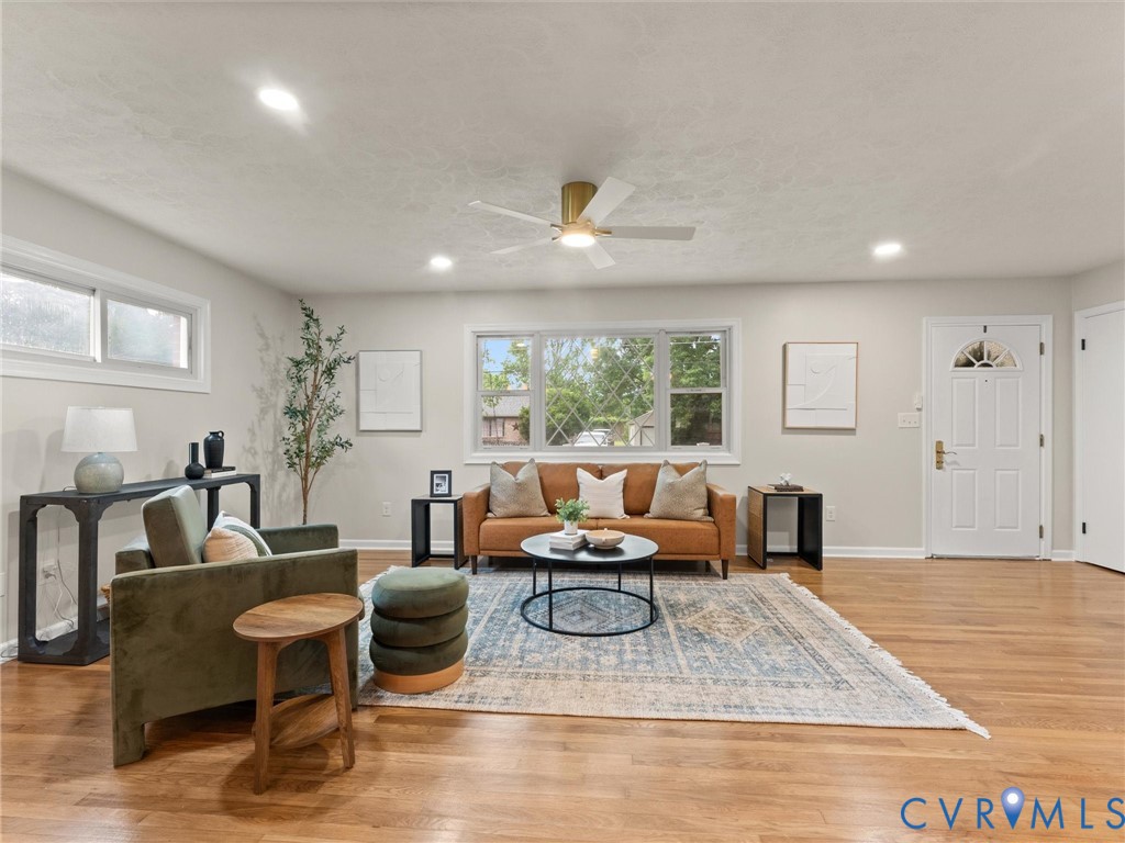 3109 Holly Ave