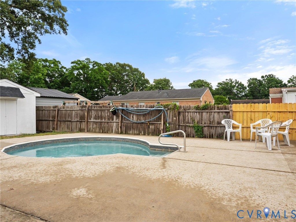 3109 Holly Ave