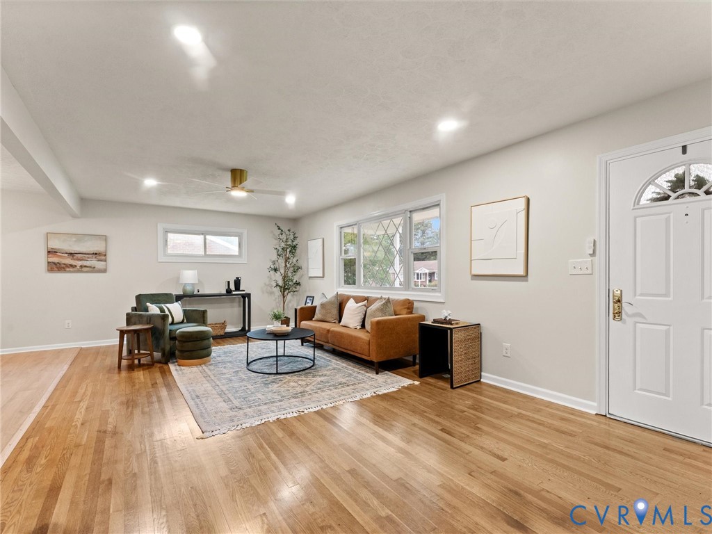 3109 Holly Ave