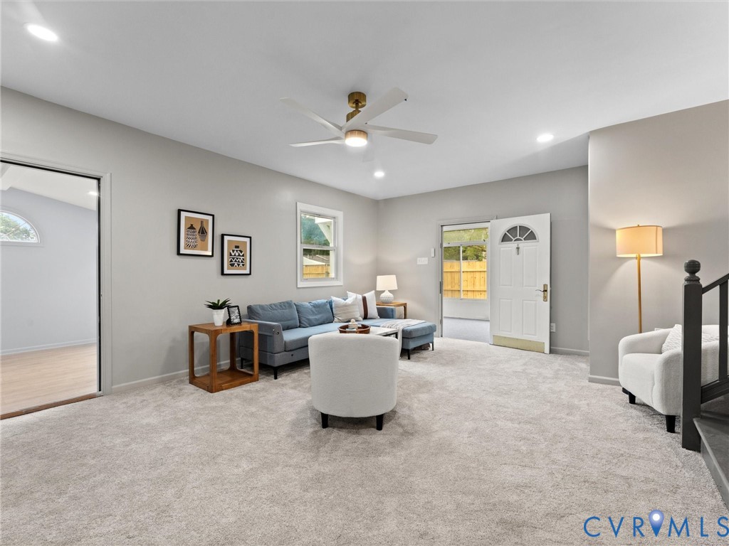 3109 Holly Ave