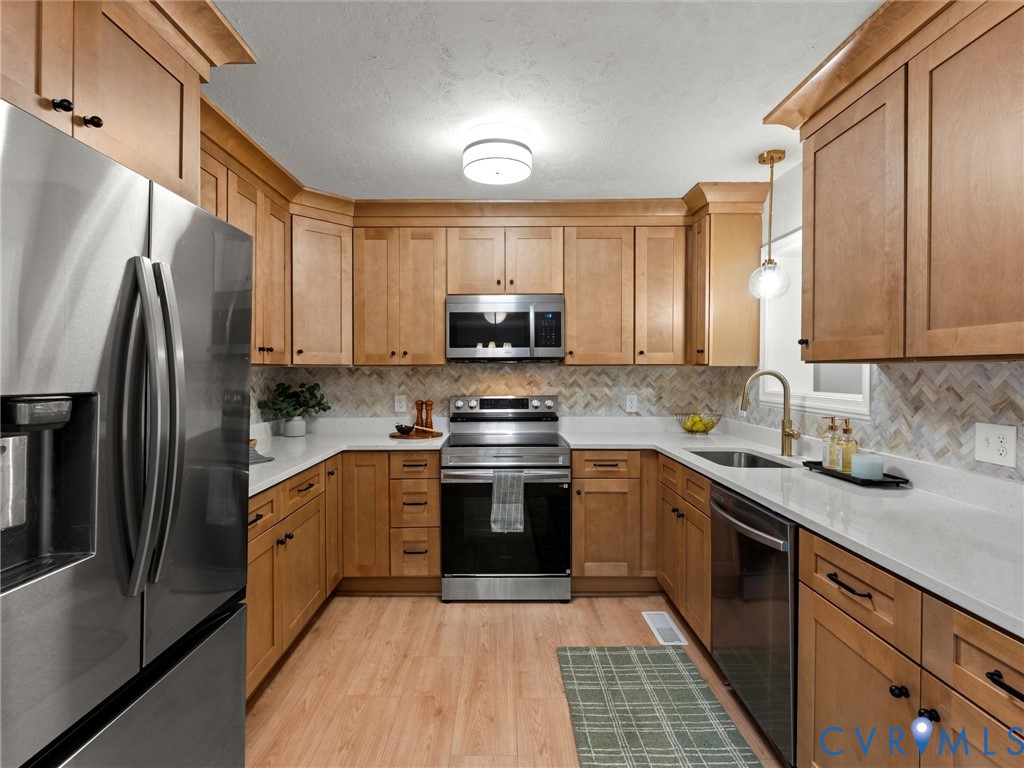 3109 Holly Ave