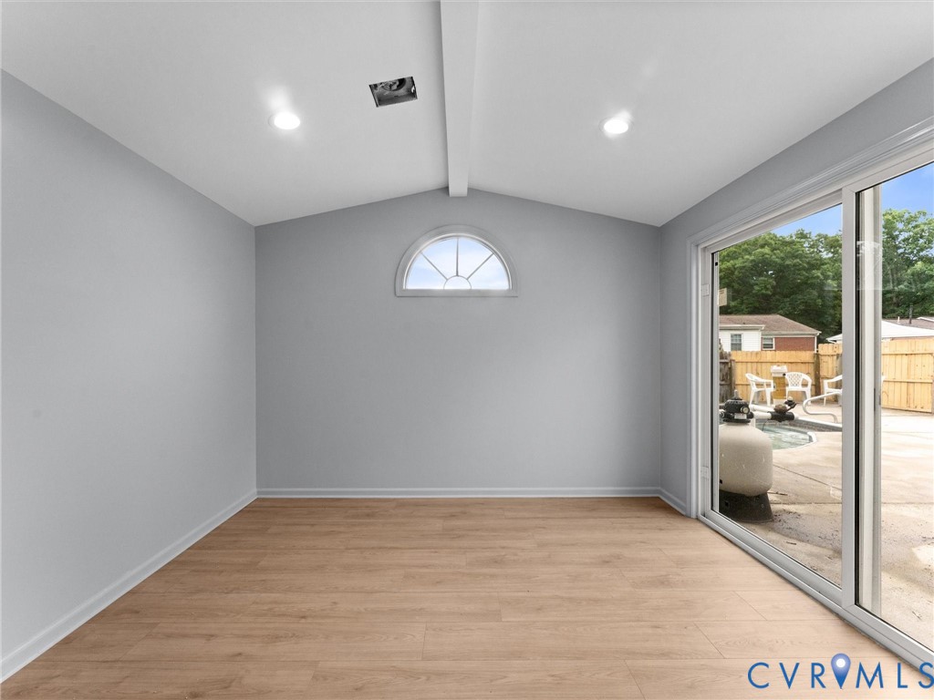 3109 Holly Ave