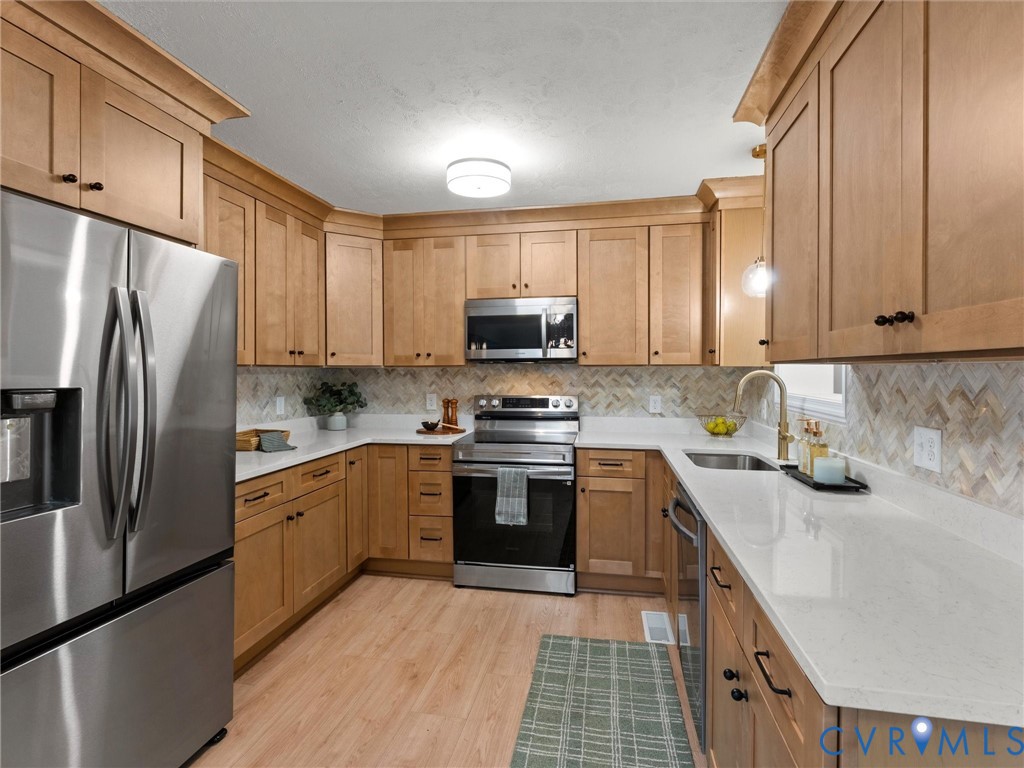 3109 Holly Ave