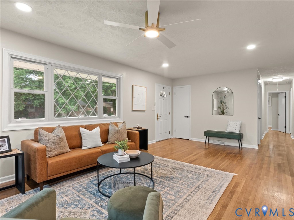 3109 Holly Ave