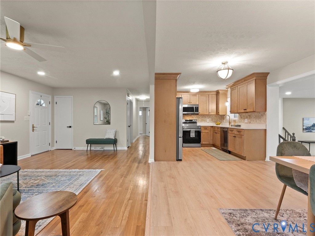 3109 Holly Ave
