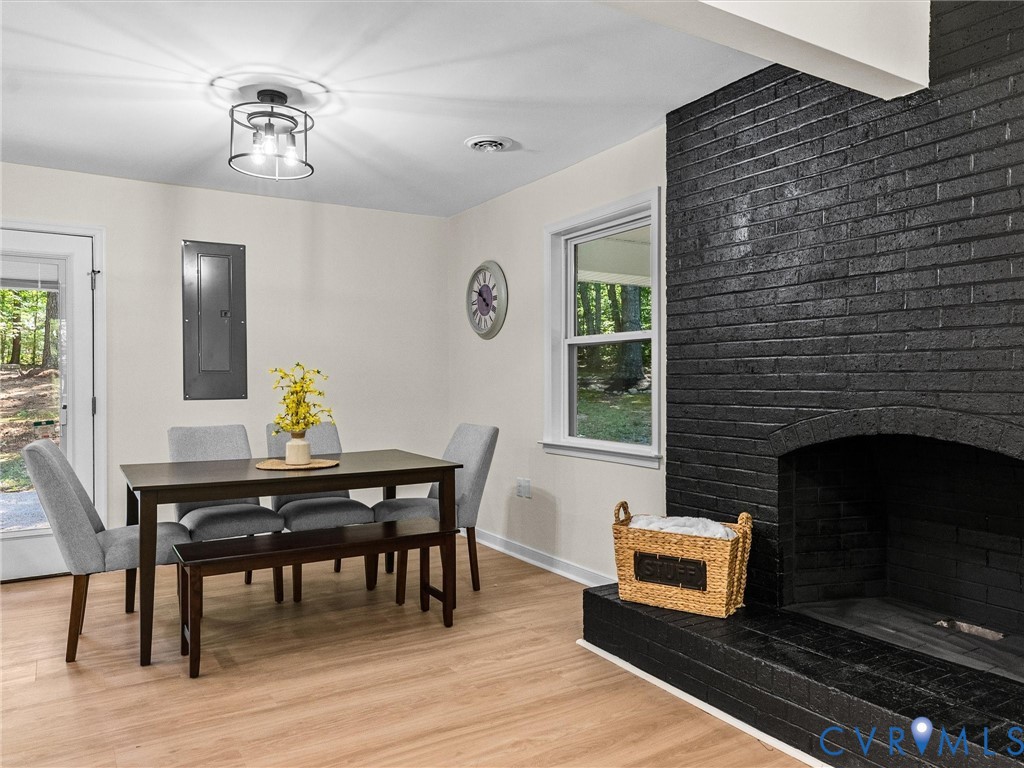 2725 Daphne Ln