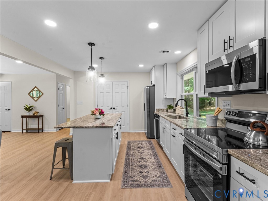 2725 Daphne Ln