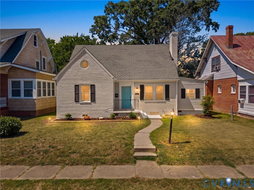 312 Suffolk Ave
