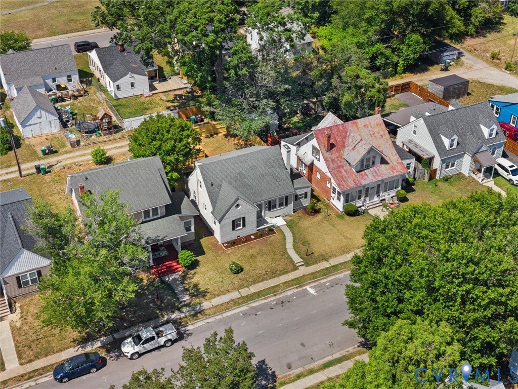 312 Suffolk Ave