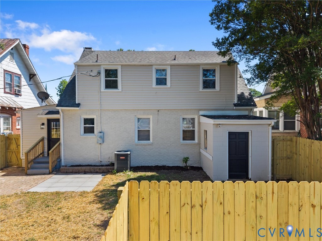 312 Suffolk Ave