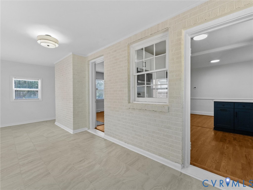 312 Suffolk Ave
