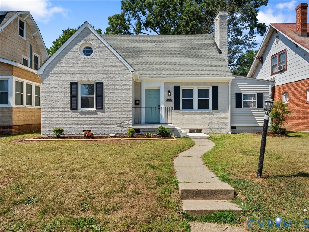 312 Suffolk Ave