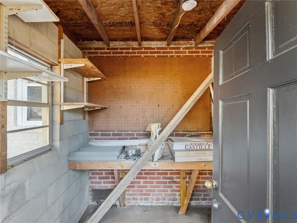 312 Suffolk Ave