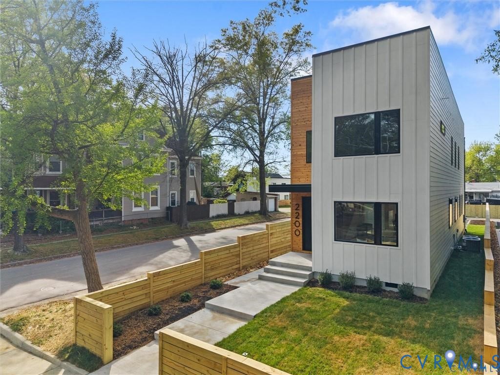 2200 3rd Ave