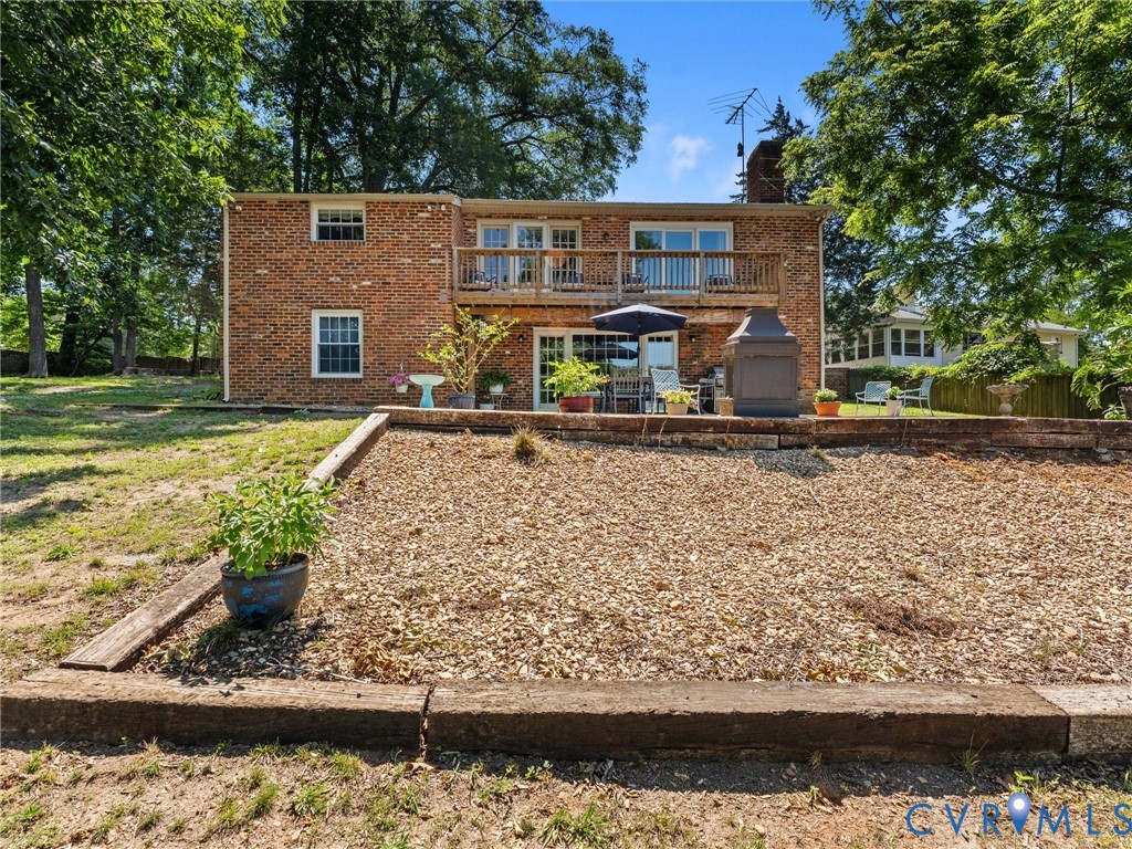 2235 Lakeview Dr