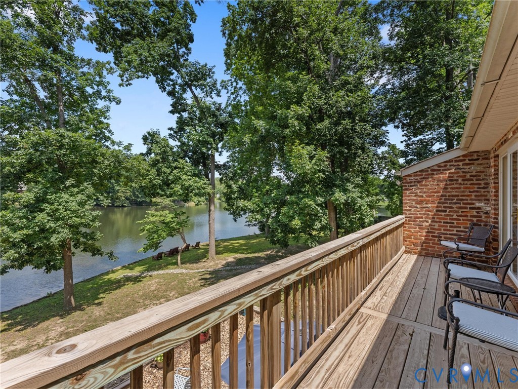 2235 Lakeview Dr