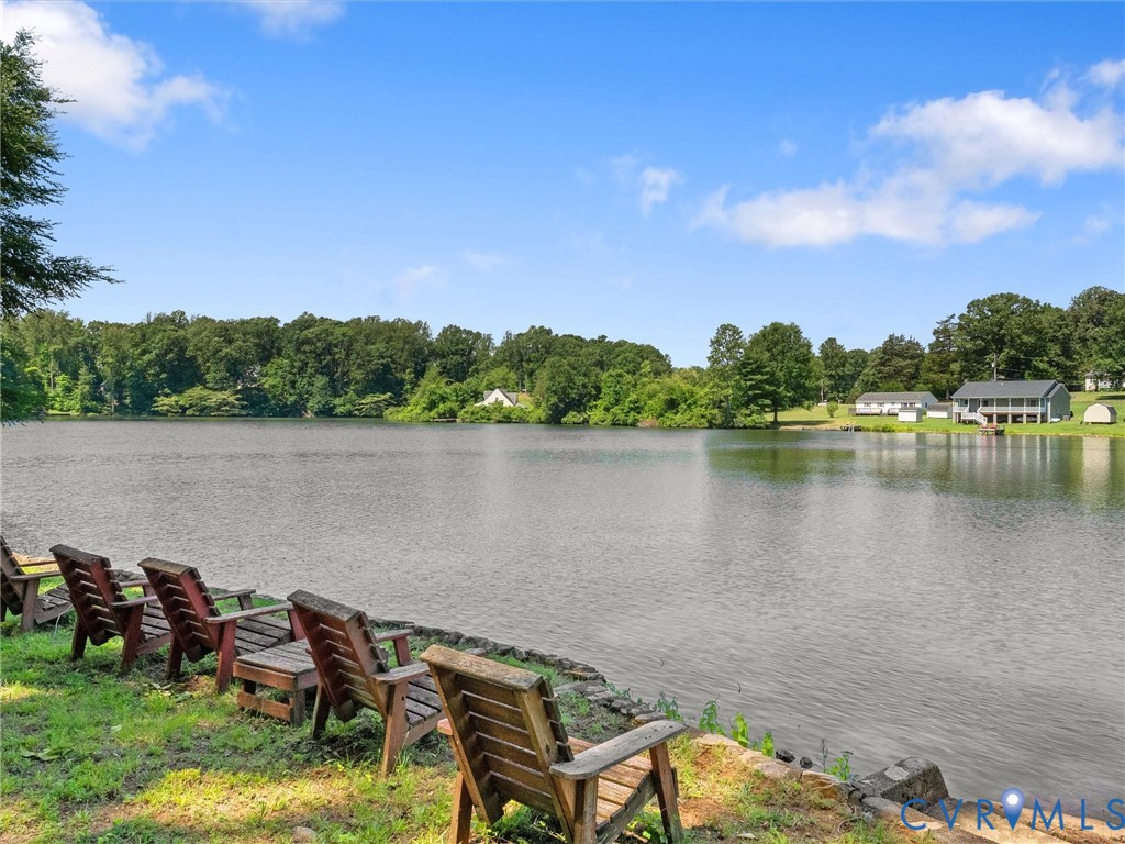 2235 Lakeview Dr