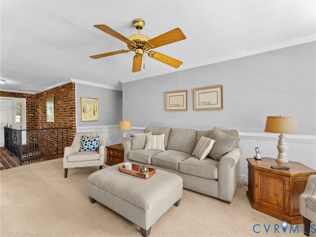 2235 Lakeview Dr