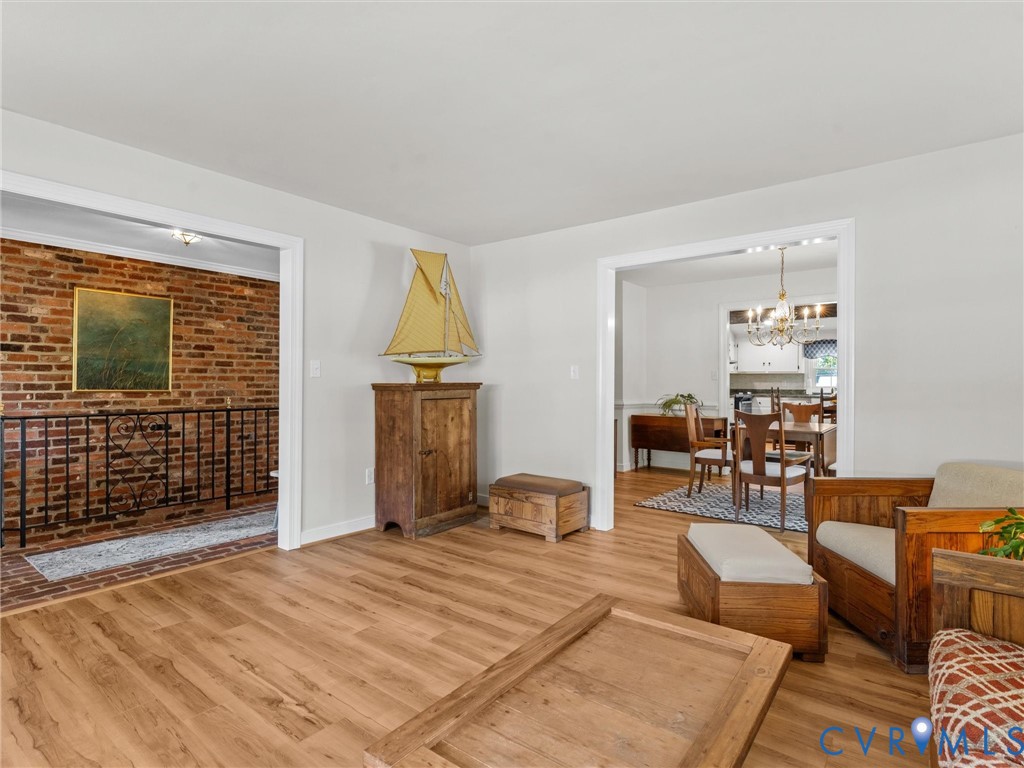 2235 Lakeview Dr