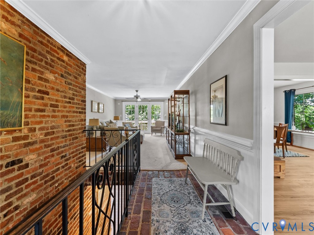2235 Lakeview Dr