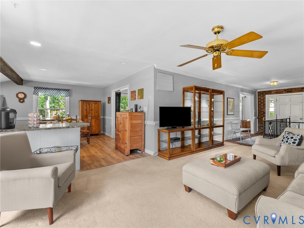 2235 Lakeview Dr