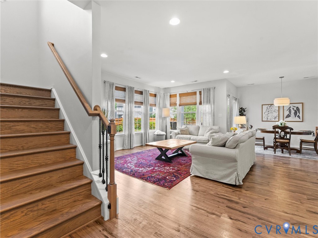 5661 Rohan Pl