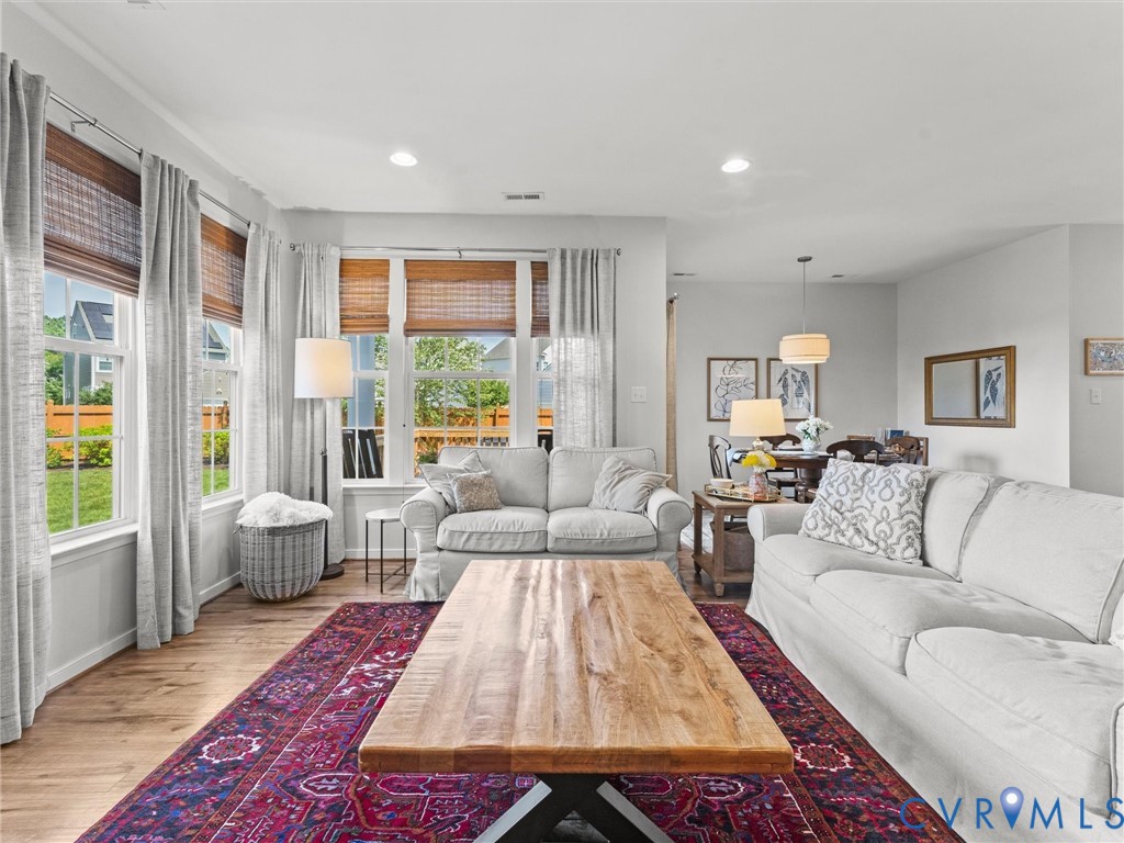5661 Rohan Pl