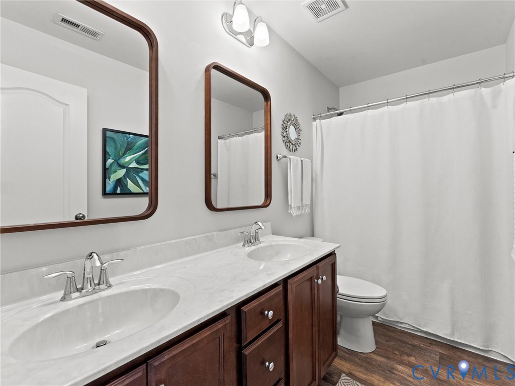 5661 Rohan Pl