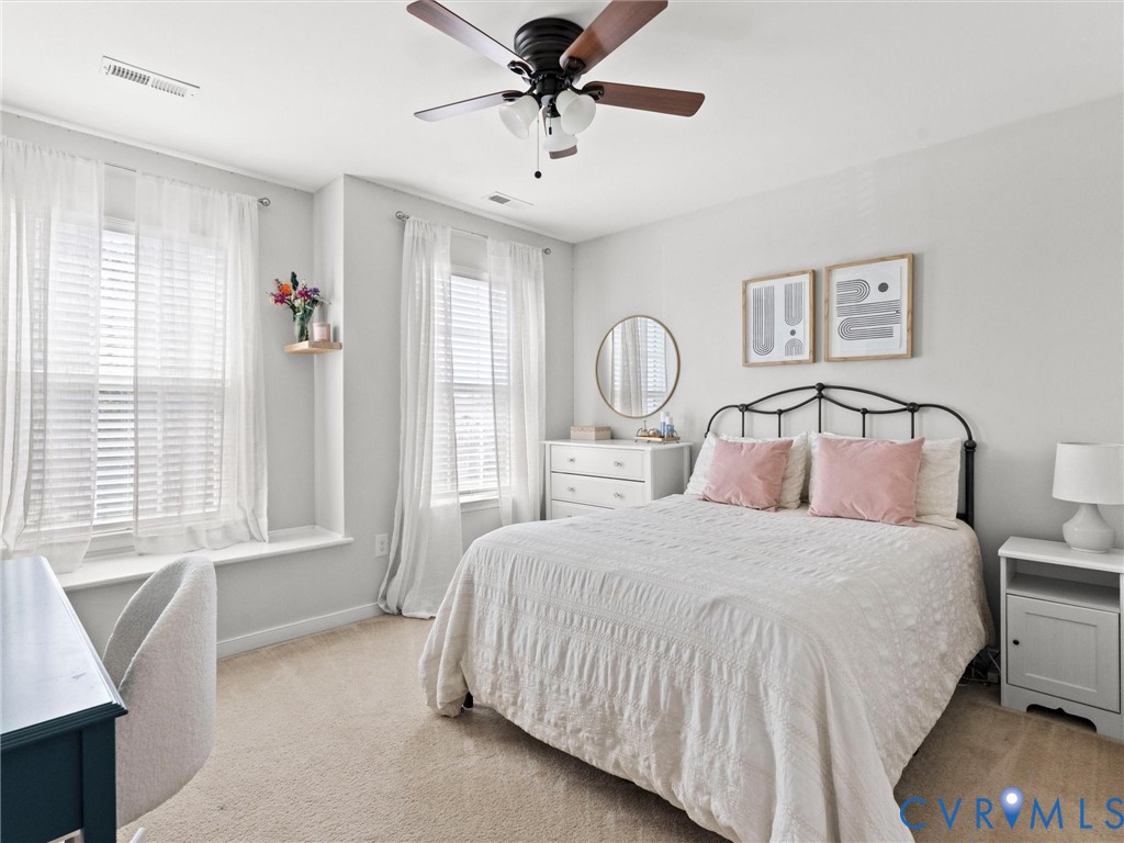 5661 Rohan Pl