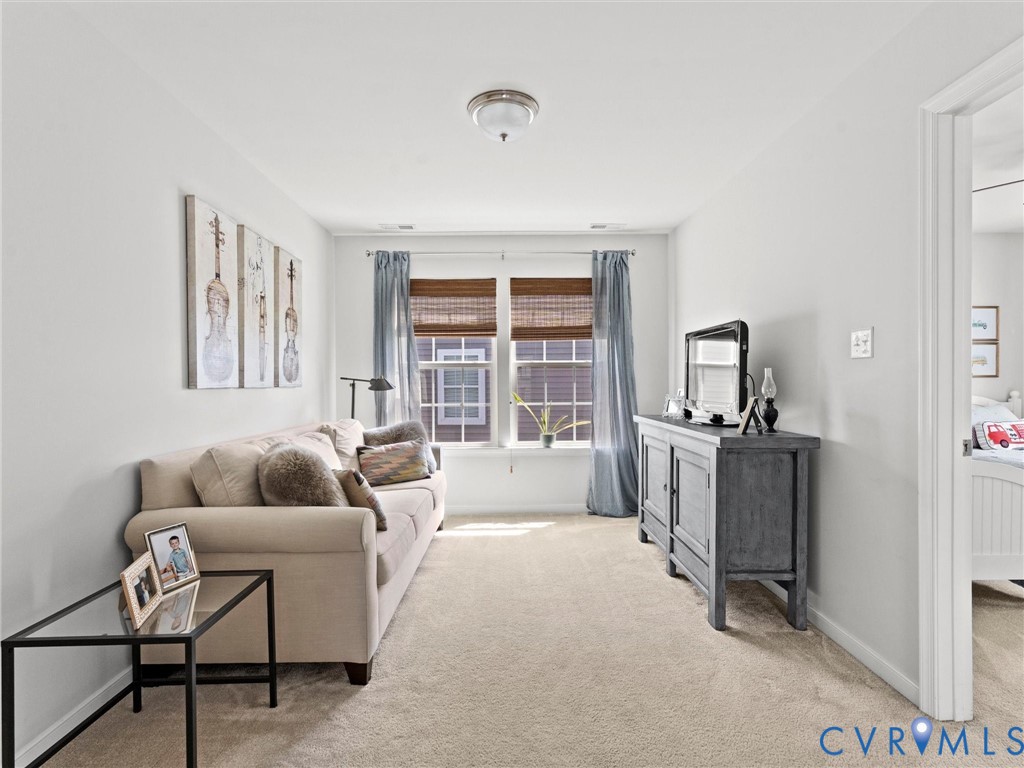 5661 Rohan Pl